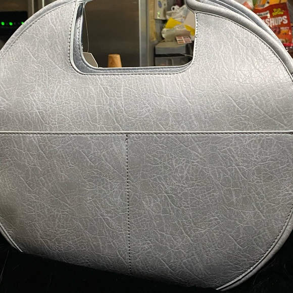 COPY - NWT Wonderly Circle Patchwork tote 14 1/2" across X 10" Tall X 3 1/2" Wi… - Picture 3 of 9